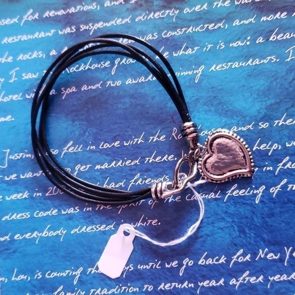 Silver heart bracelets by park lane approximately 8" inches - Picture 1 of 3